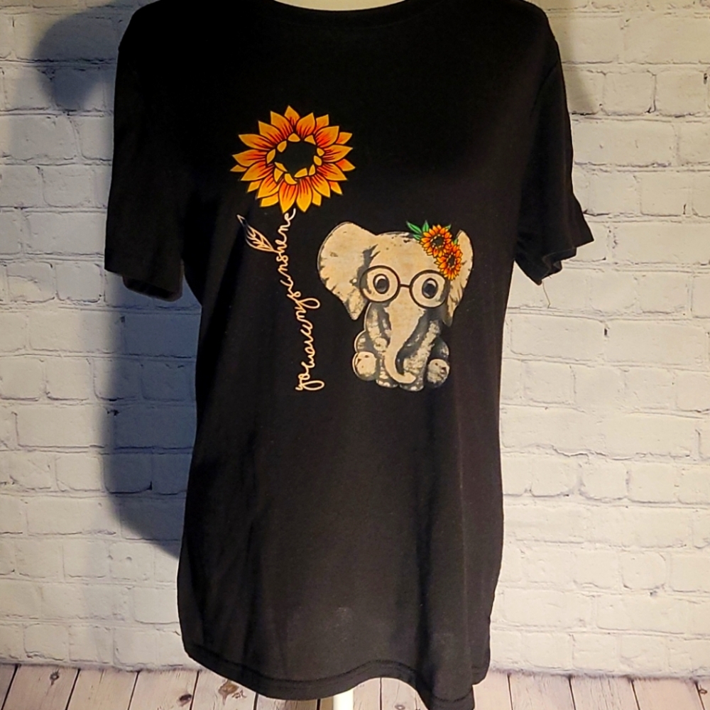 Elephant & Sunflower Graphic Tee Size Large